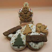 Load image into Gallery viewer, Christmas: Carob cracker dog doughnuts and biscuit pack