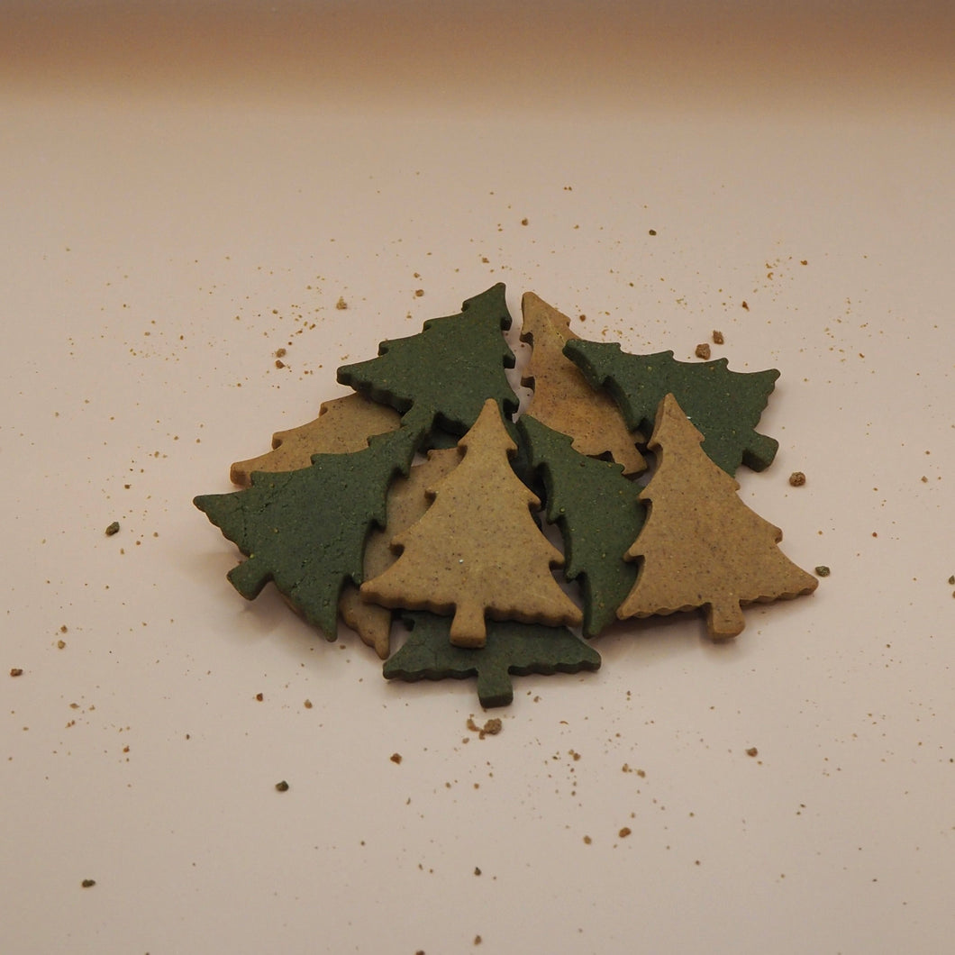 Christmas: Cinnamon Christmas tree-ats dog biscuits